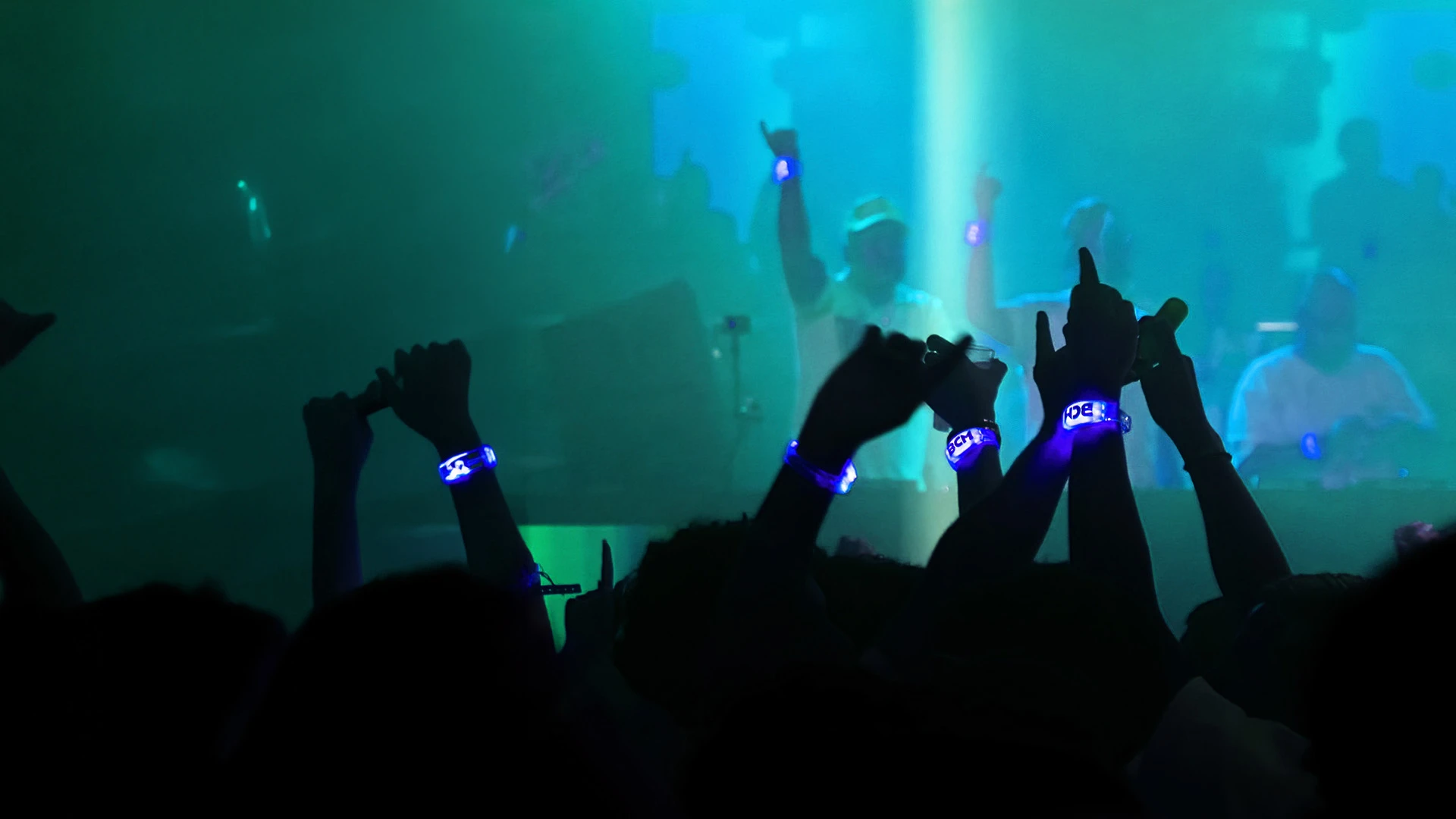 THE GLOW WHITE PARTY